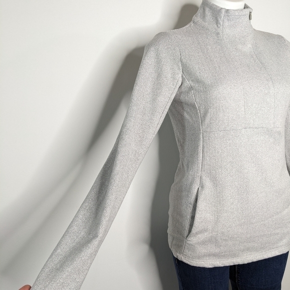 ✨3/$15 Kyodan grey white side 1/3 zip pullover  S - Picture 2 of 11